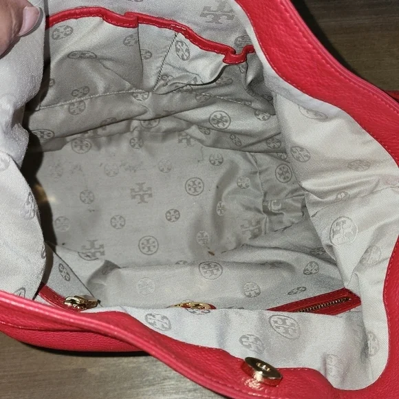 Tory Burch Bucket Kipp Black Leather Cross Body Bag 12"L x 7"W x 15"H - Picture 10 of 11